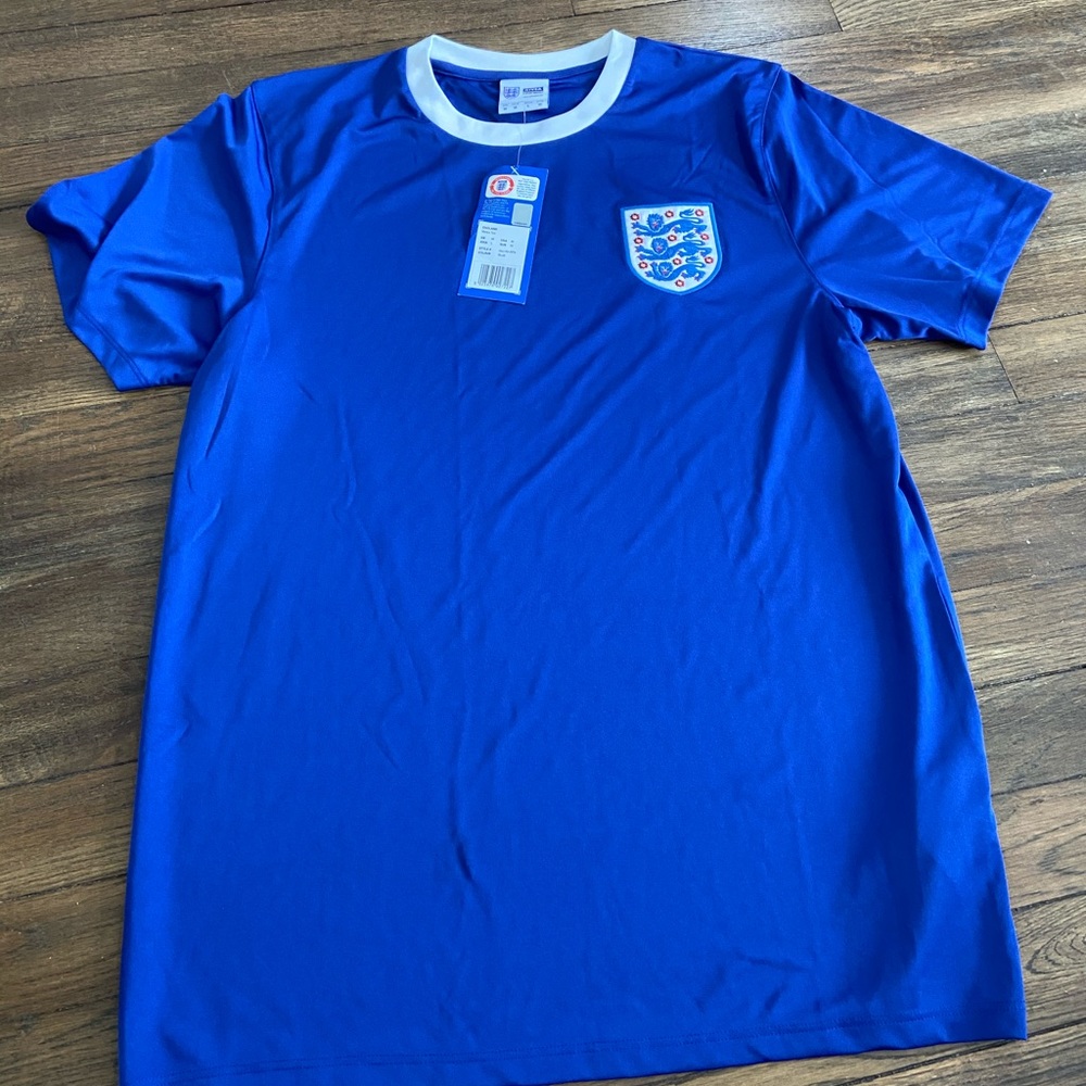 🌵Official England Tee men’s size Medium